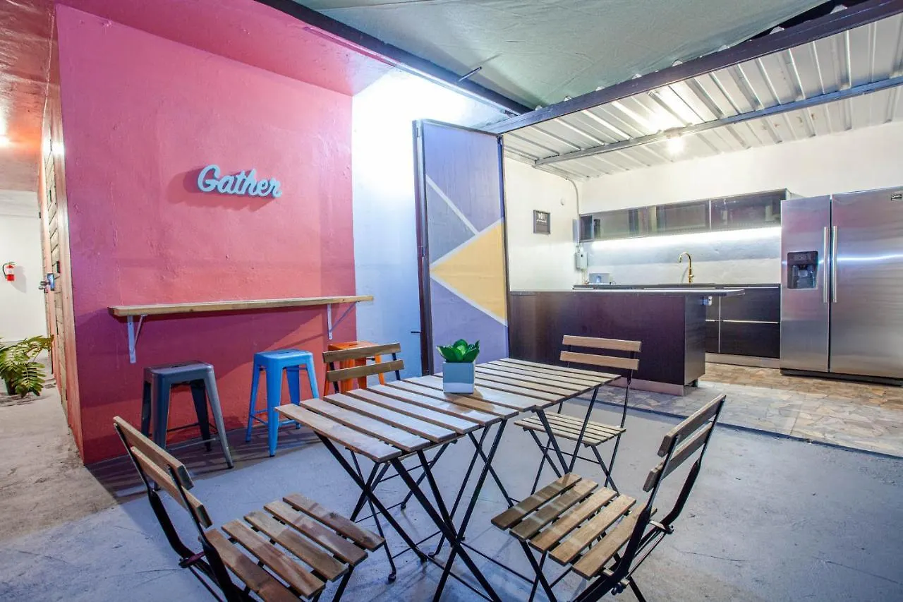 Hostel Guava House Pansiyon San Juan